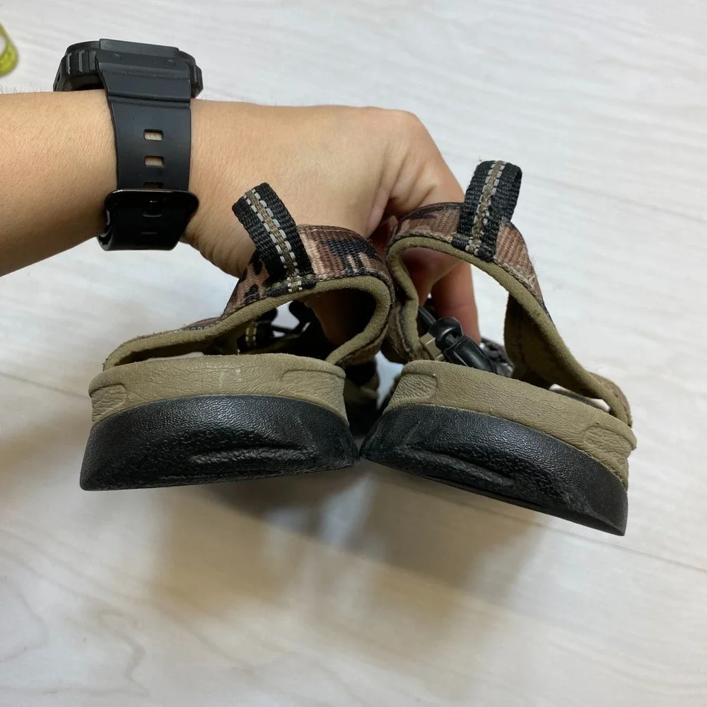 Keen Newport H2 Waterproof Trekking Sandals Womens Size 8 Brown Camouflage‎